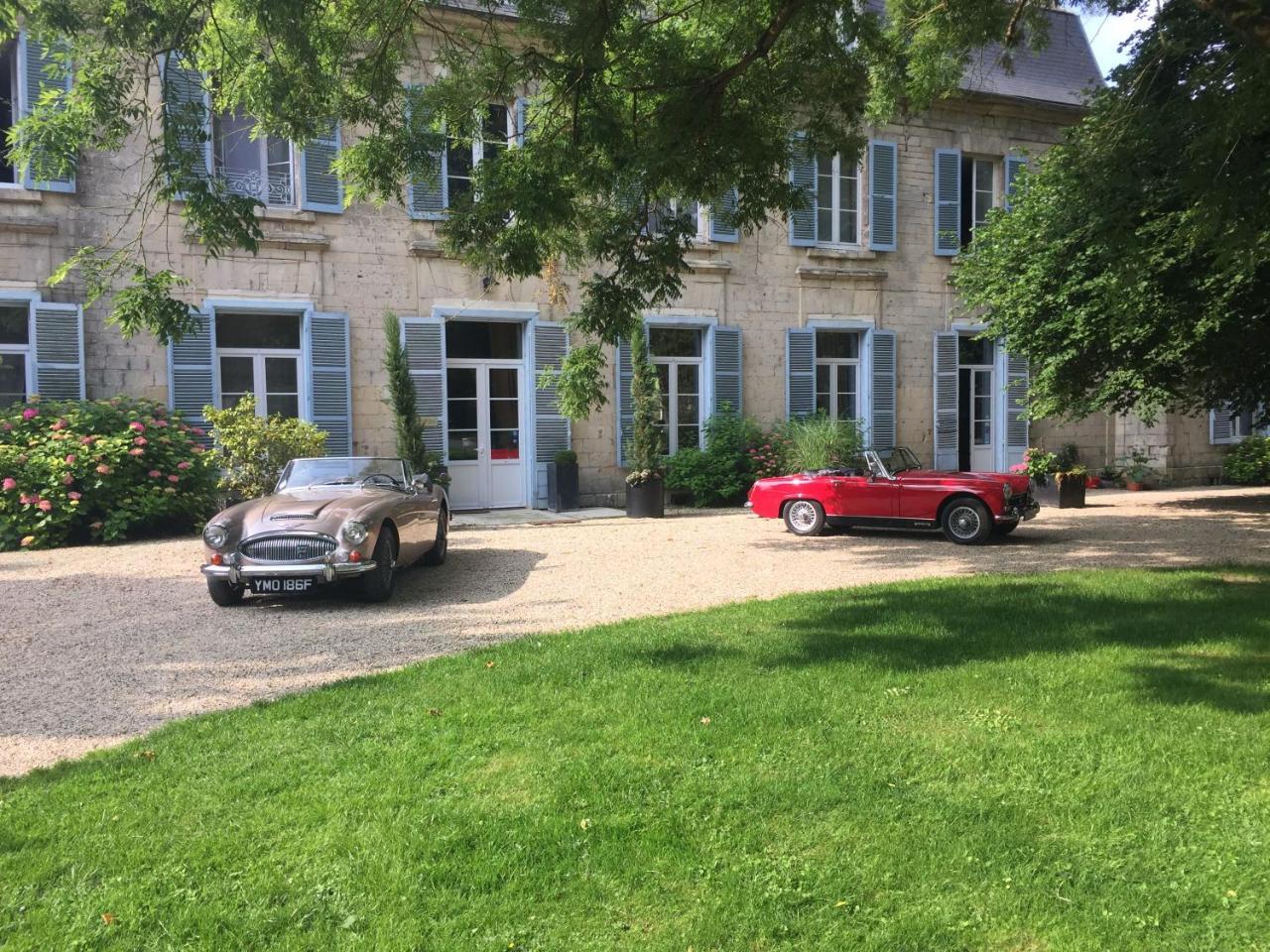 Chateau De Bed and breakfast Clermont-les-Fermes